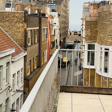 アパート Christina's Luxe Penthouse オステンド